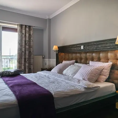 Hotel Grand 3*